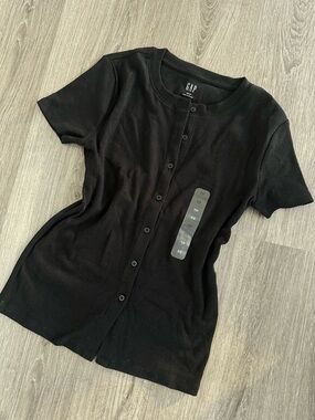 GAP Black Short-Sleeve Button Front Ribbed Top